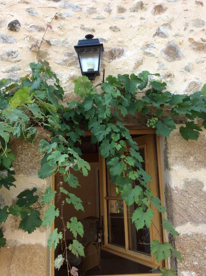 Gîte Des Vergnes Esse Exterior foto